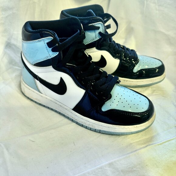 Nike Air Jordan 1 Retro High UNC Patent Leather CD0461-401 Shiny Blue White 6.5Y - Picture 6 of 7